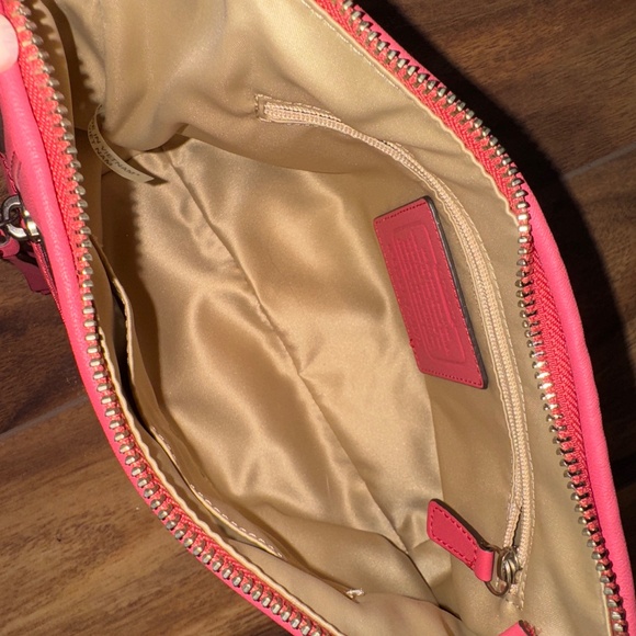 Pink Coach Small shoulder bag - Picture 2 of 2